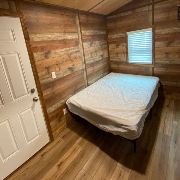 Chestnut-Oak-Posh-Two-Bedroom-Cabins-2